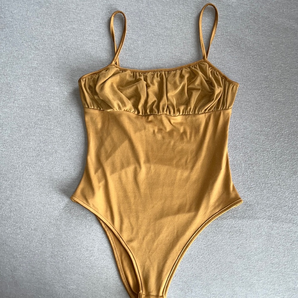 💟$3 Bundle Add On💟 SHEIN tan/dusty orange cami style body suit